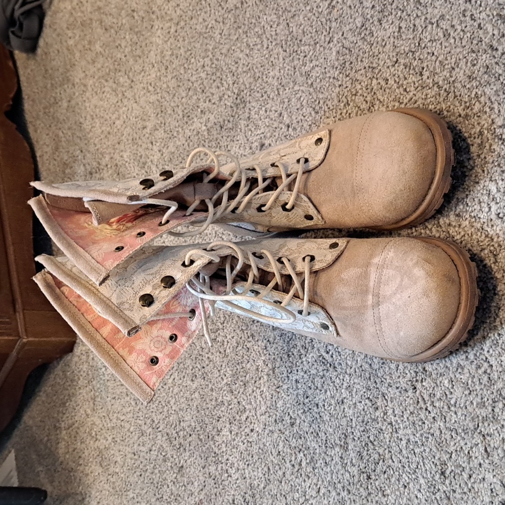 Roxy boots 10